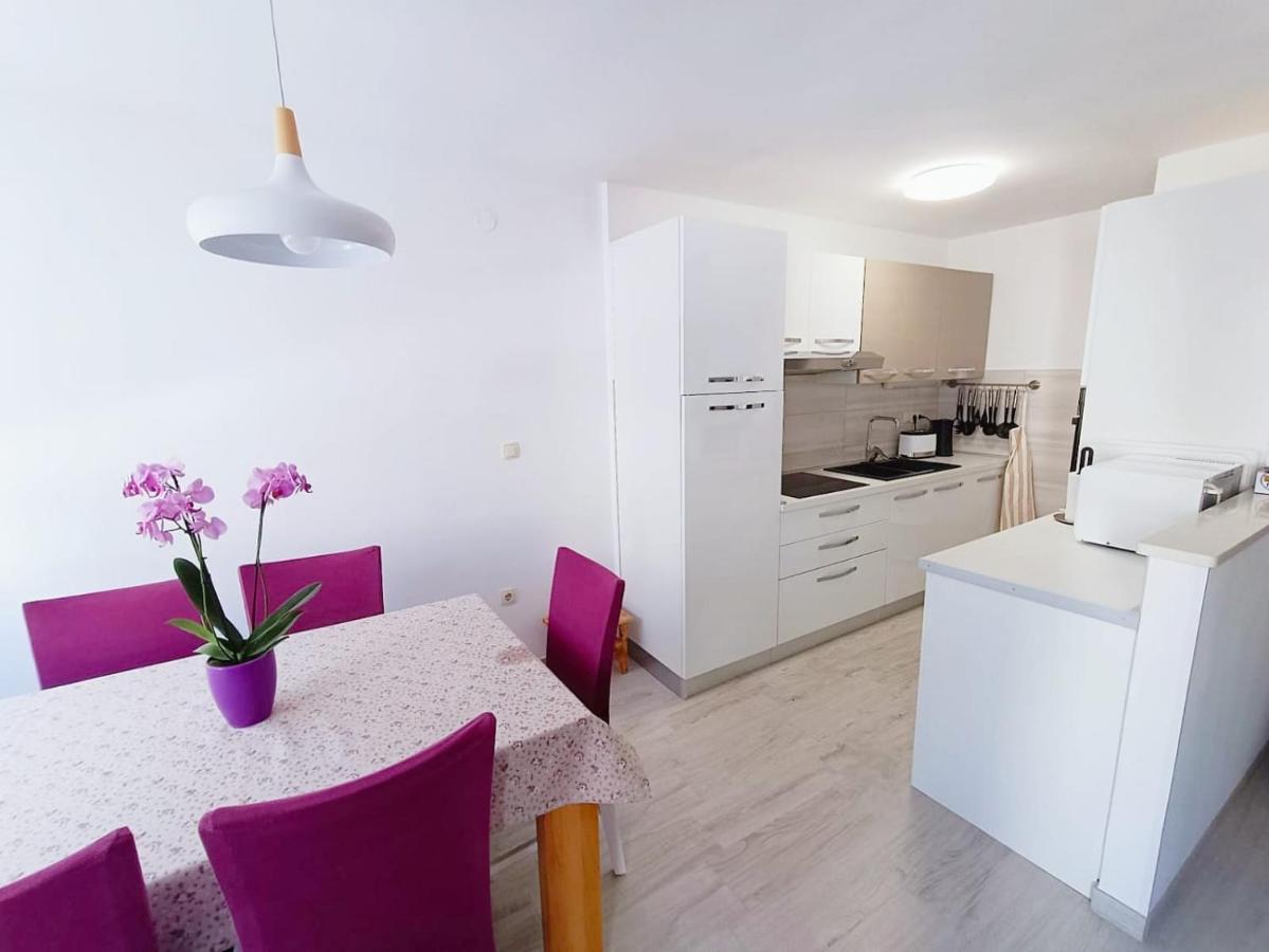 Apartment Glavaric Omis Bagian luar foto