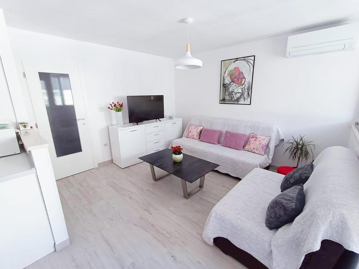 Apartment Glavaric Omis Bagian luar foto